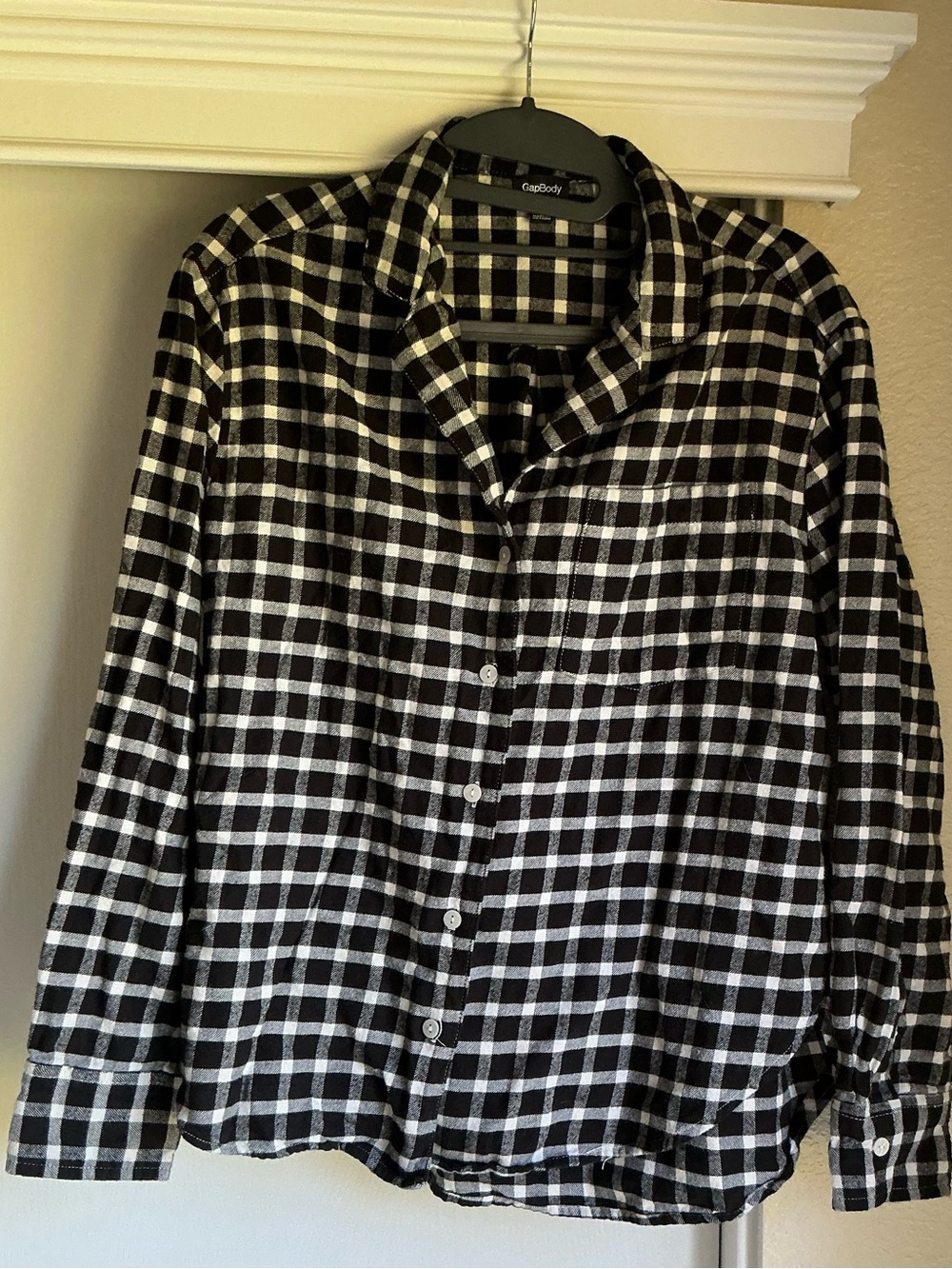 Women's Black & White Plaid Button-Down Sleep Shirt
